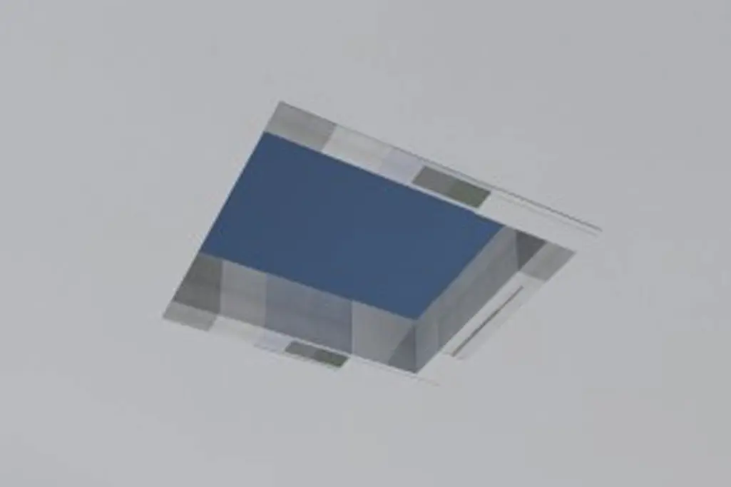 Hiilikuidulla vahvistettu aukko