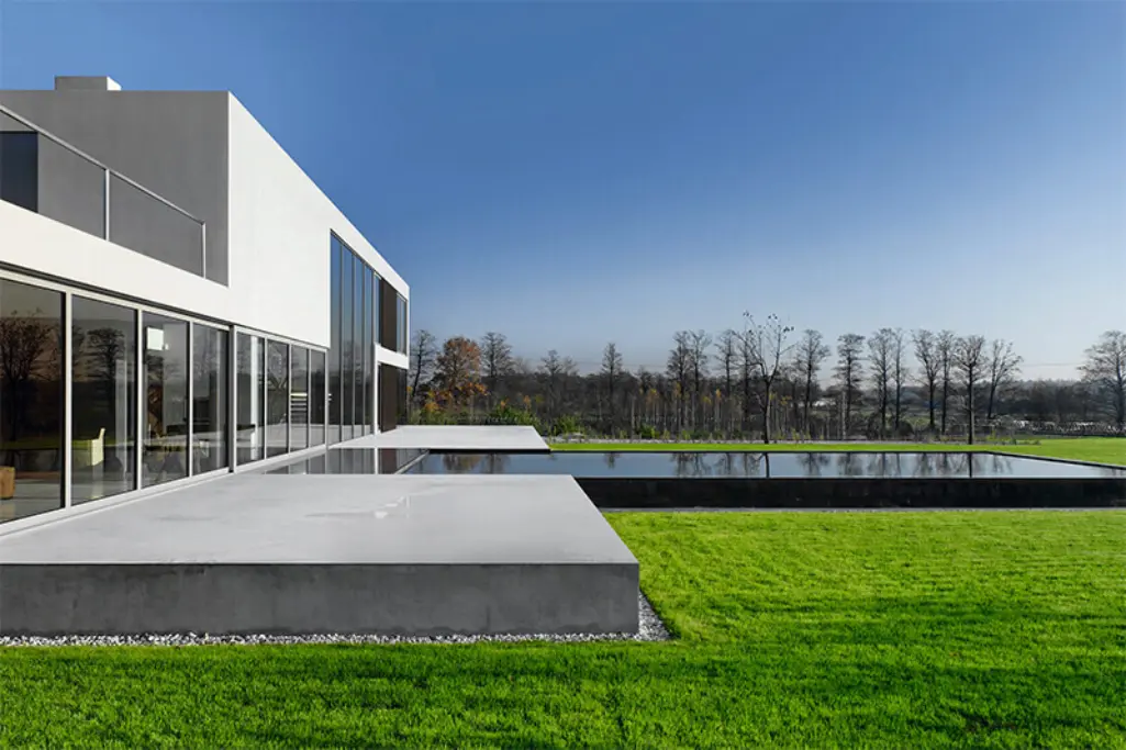 StoNordic-järjestelmällä toteutettu julkisivurappaus moderniin omakotitaloon.