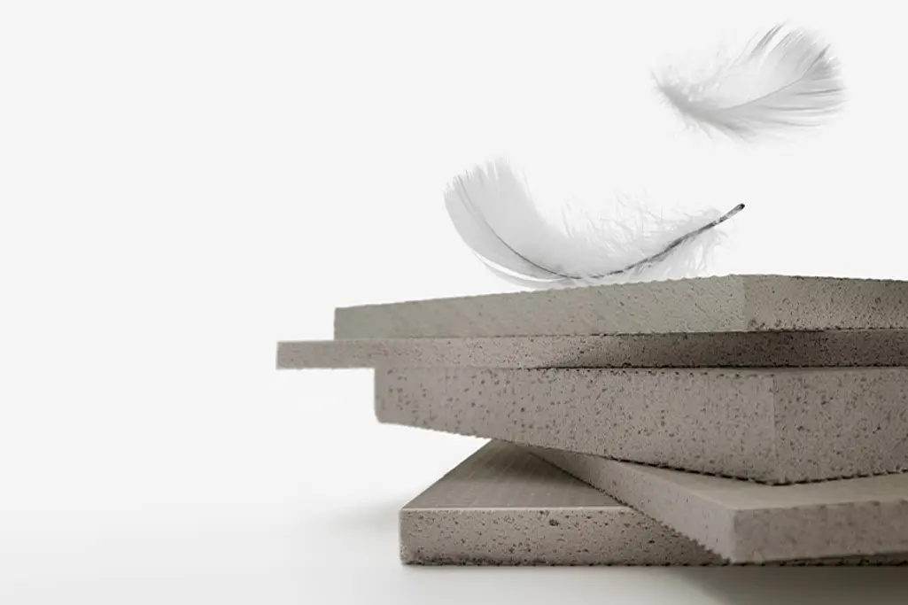 StoCarrier Aero -julkisivulevyjä pinottuna