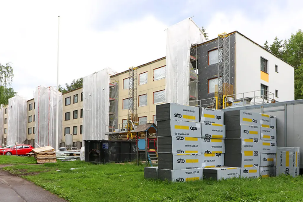 Sandwich-betonielementtijulkisivu korjattavana