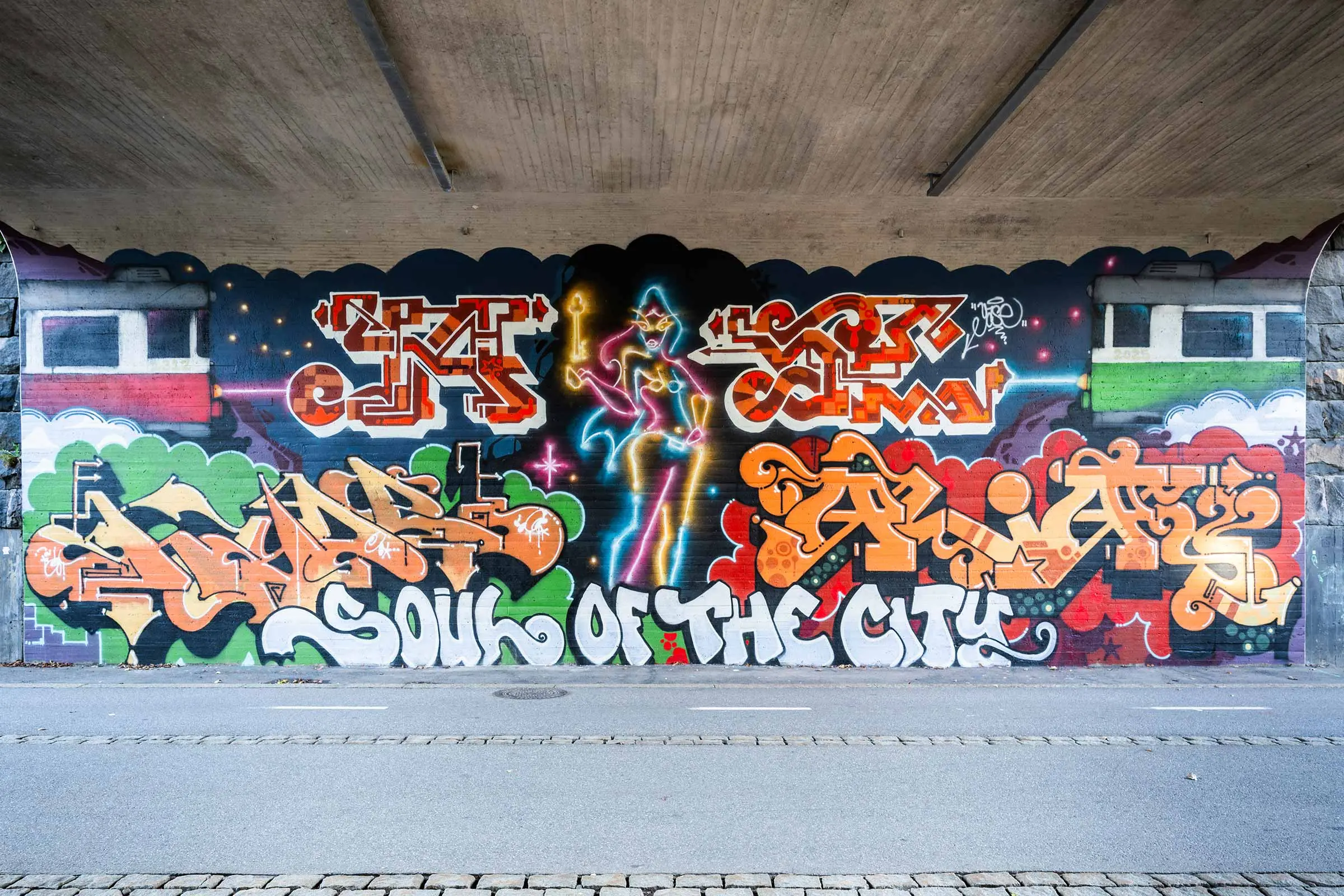 StoColor Dryonic -maaleilla toteutettu Soul of the City -taideteos Helsingin Baanalla